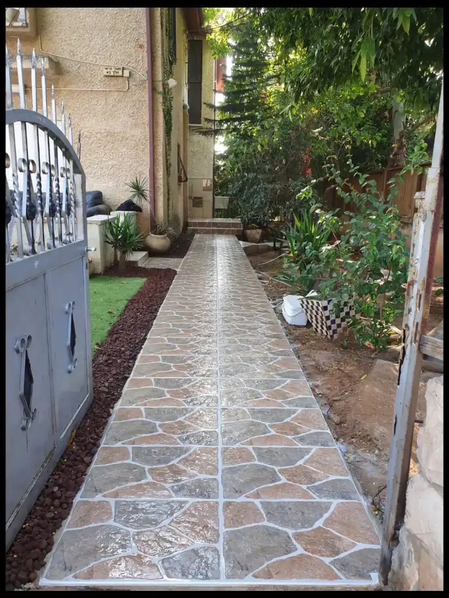 ריצוף שביל כניסה