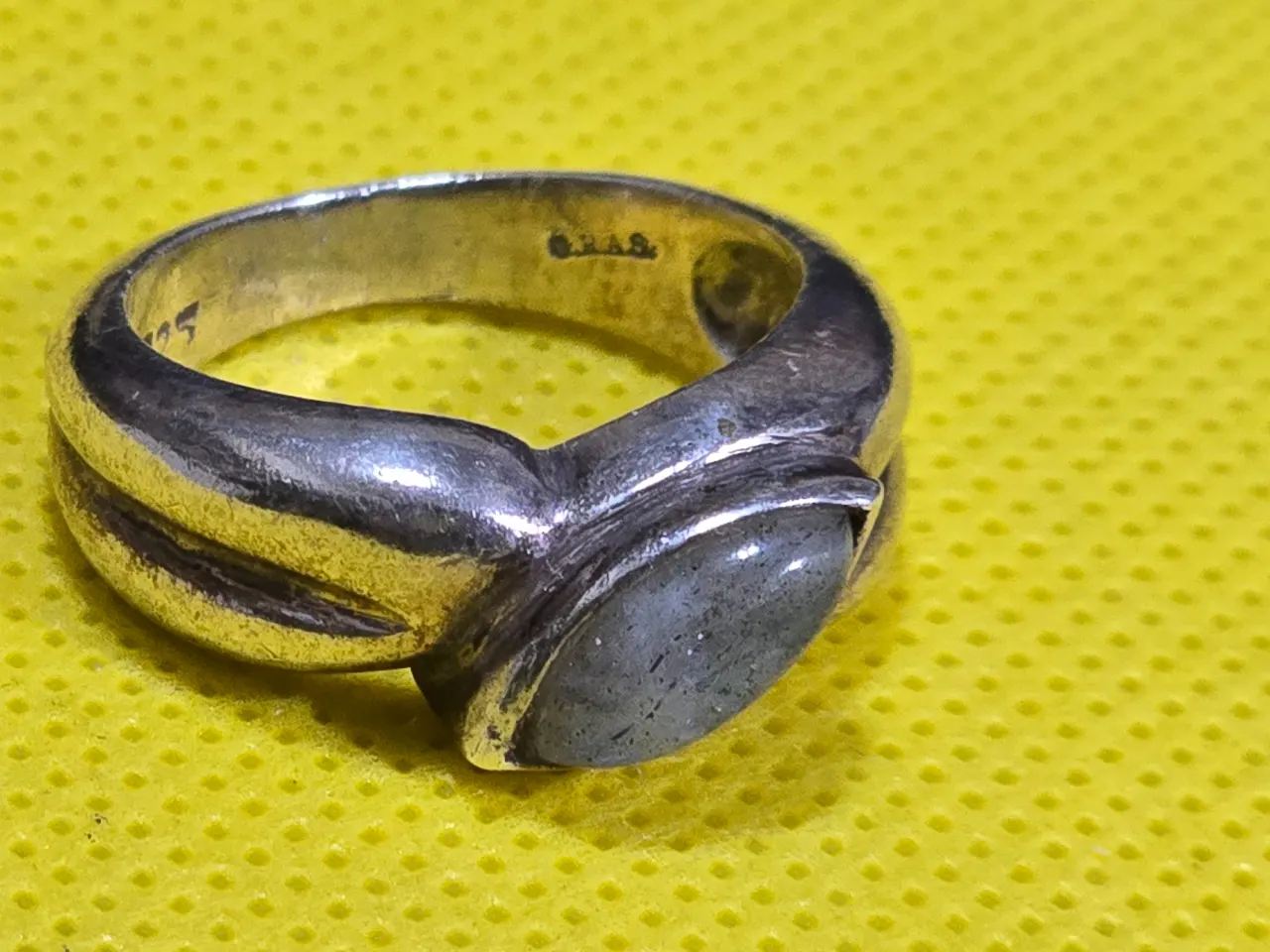 טבעת כסף חברת G.R.A.S מרהיבה ואיכותית  עשויה כסף סטרלינג 925 חתום