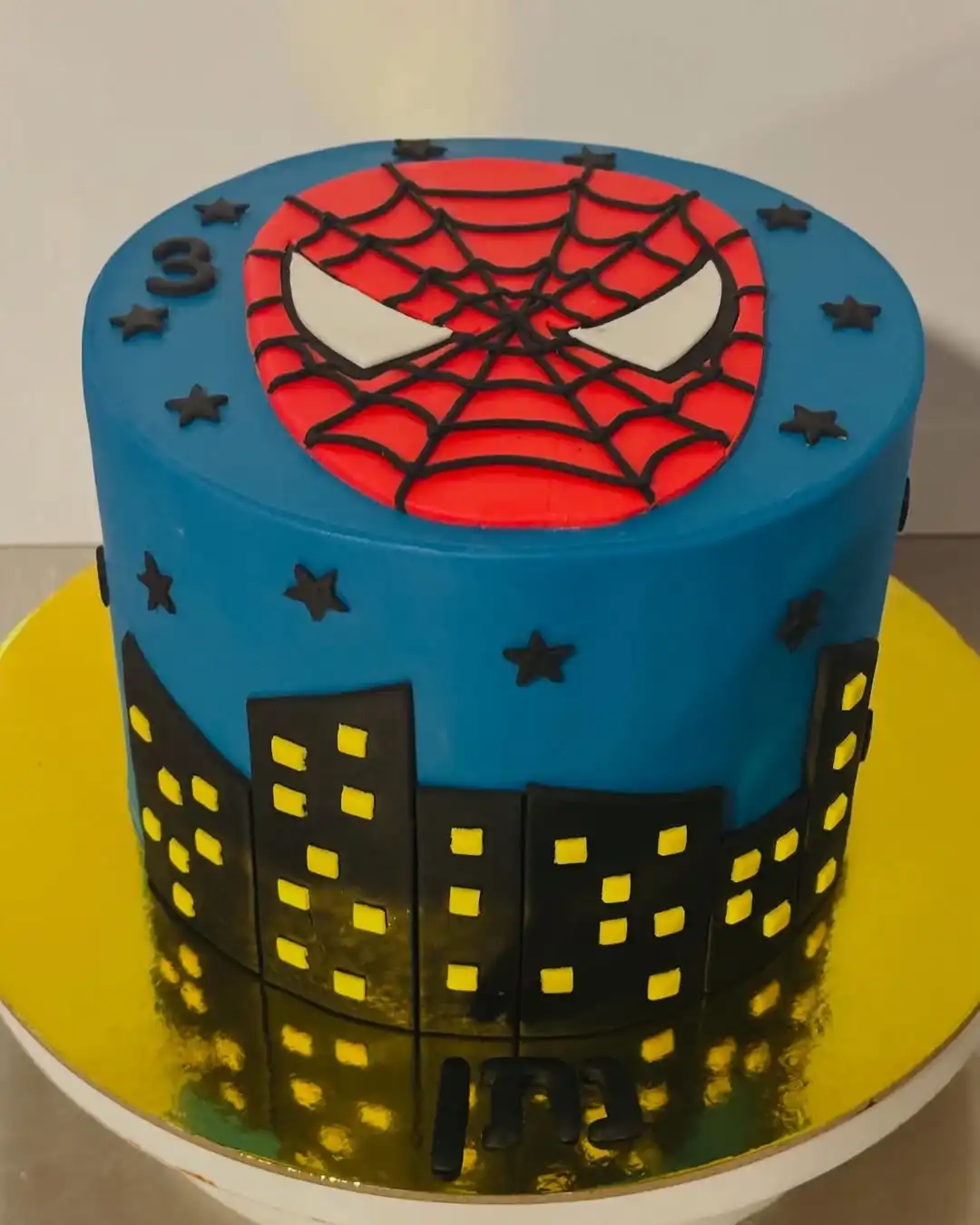 ‏עוגת בצק סוכר בהתאמה אישית - Spiderman ספיידרמן