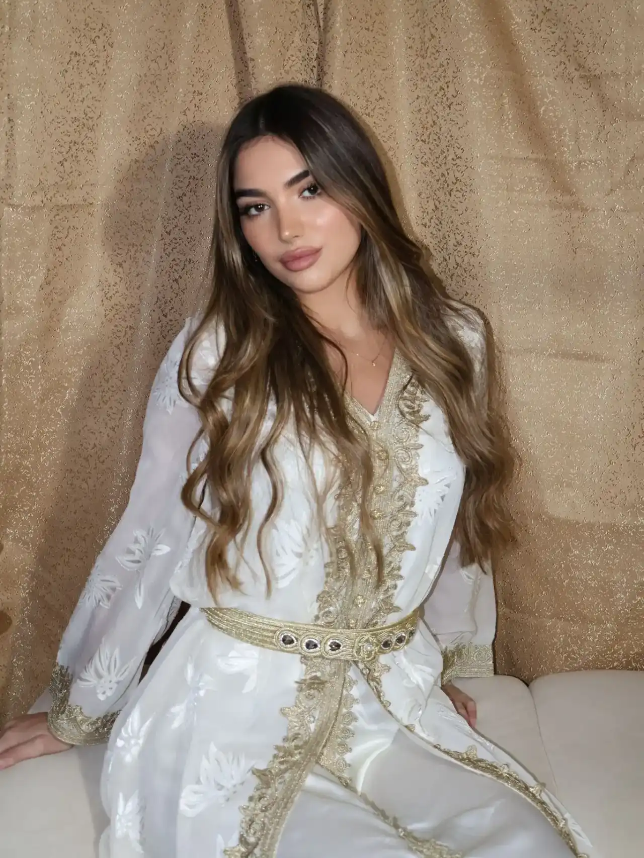 תלבושות מגוונות