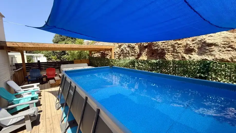 מה לבדוק לפני שמזמינים וילת נופש עם בריכה?