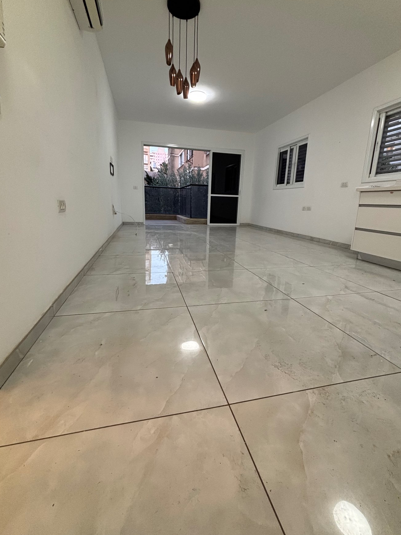 למכירה בפתח תקווה - רחוב הרצל 12