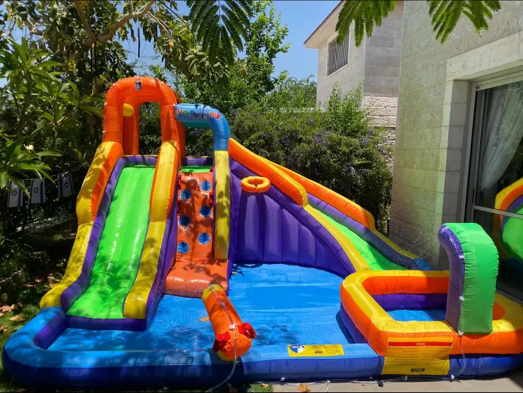 פארק מים ובריכה