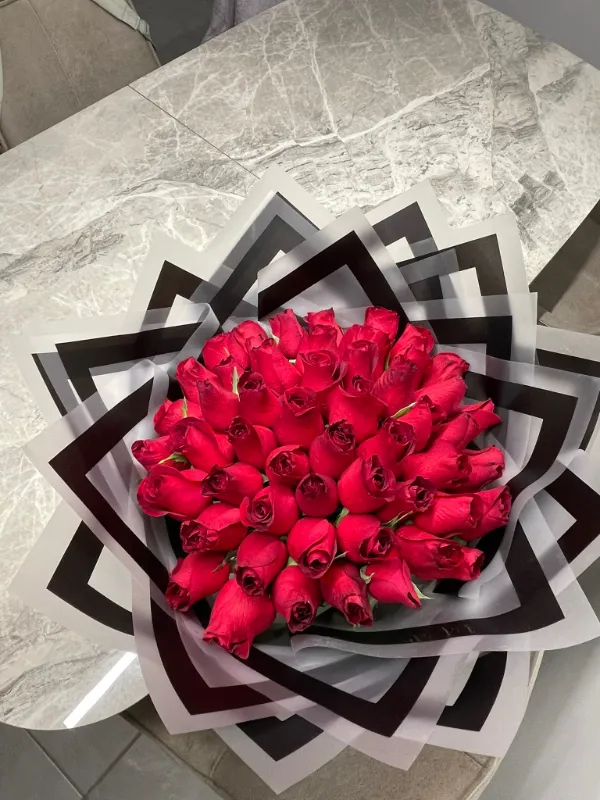 red roses 🌹