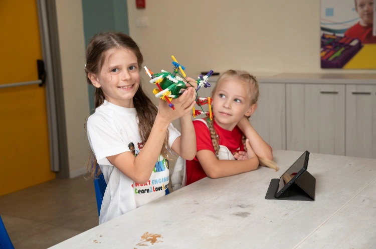 סדנאות, קייטנות לילדים ,והפעלות בקניונים