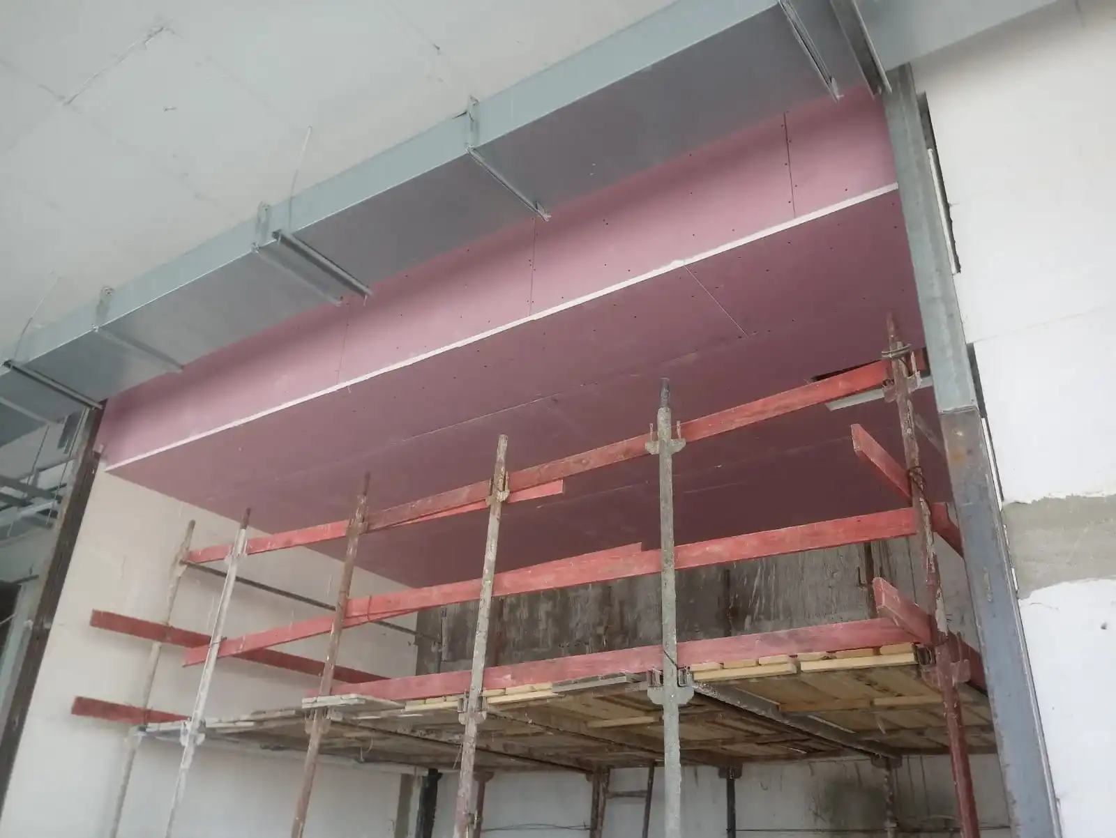  בנייה ועבודות מגבס