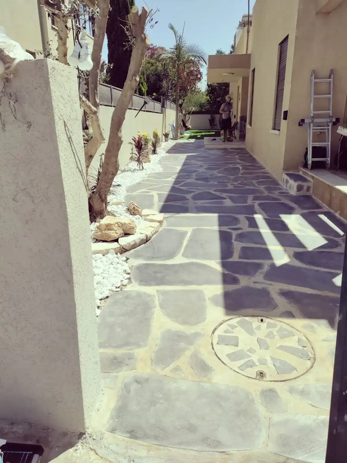 עבודות אבן טבעית- טרסות וריצוף חוץ