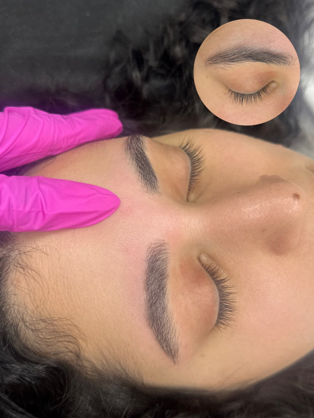 עיצוב גבות טבעיות