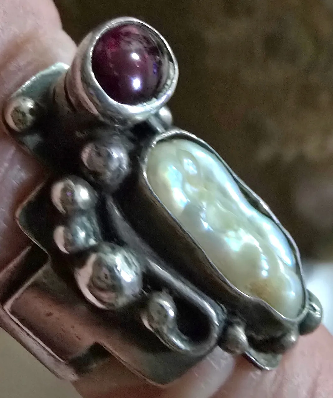 טבעת כסף 925 חתןמה משובצת במרכזה בפנינה מאורכת אחת ויחידה.. בארוק ואבן גראנט אדןמה סגנון בוהו מידה 5.5/6