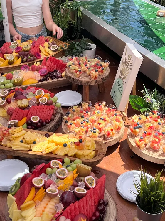 בר פירות מושקע