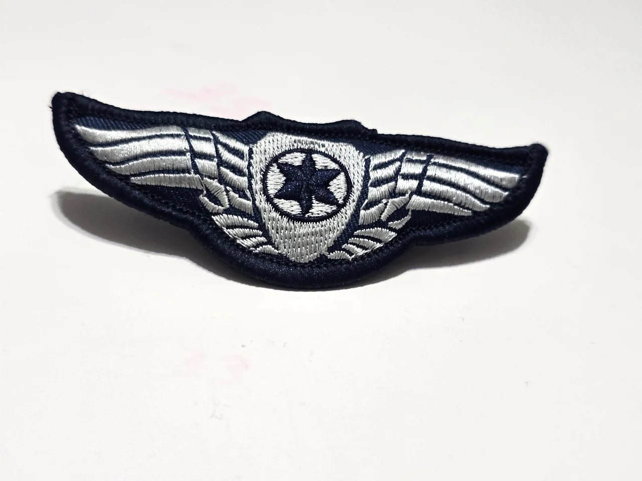 תג מבד רקום המציג כנפי טיס שח חיל האוויר הישראלי