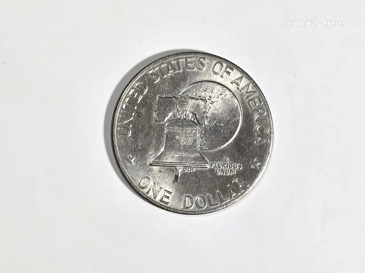 המתבע הוא דולר איזנהאור לרגל 200 שנה לארצות הברית