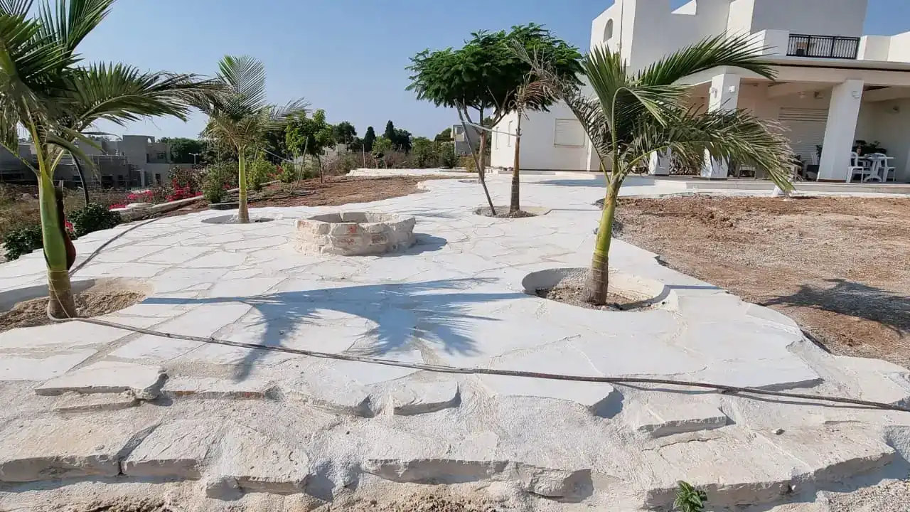 בניית מסלעות לגינה וטרסות בדרום הארץ | מפל פיתוח נוף