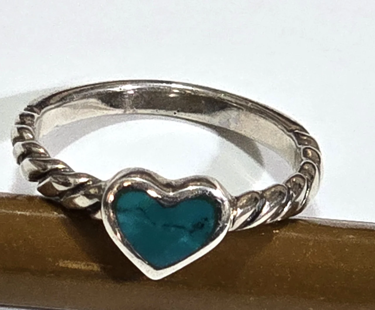 טבעת לב כסף 925 מצופה רדיום משובץ באבן טורקיז בליטוש לב מידה 7 USA אורך/רוחב 7/8 מ"מ חדש לא היה בשימוש