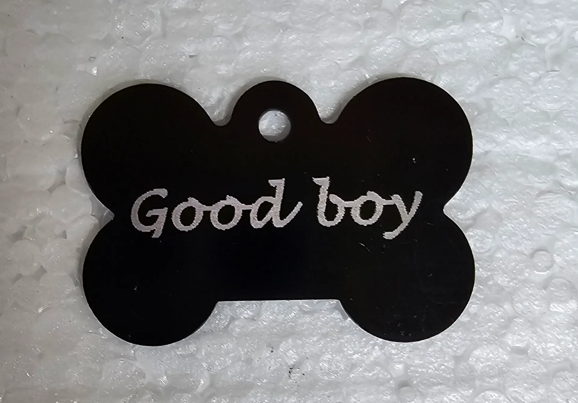 תגים בעבודת יד לחיות מחמד