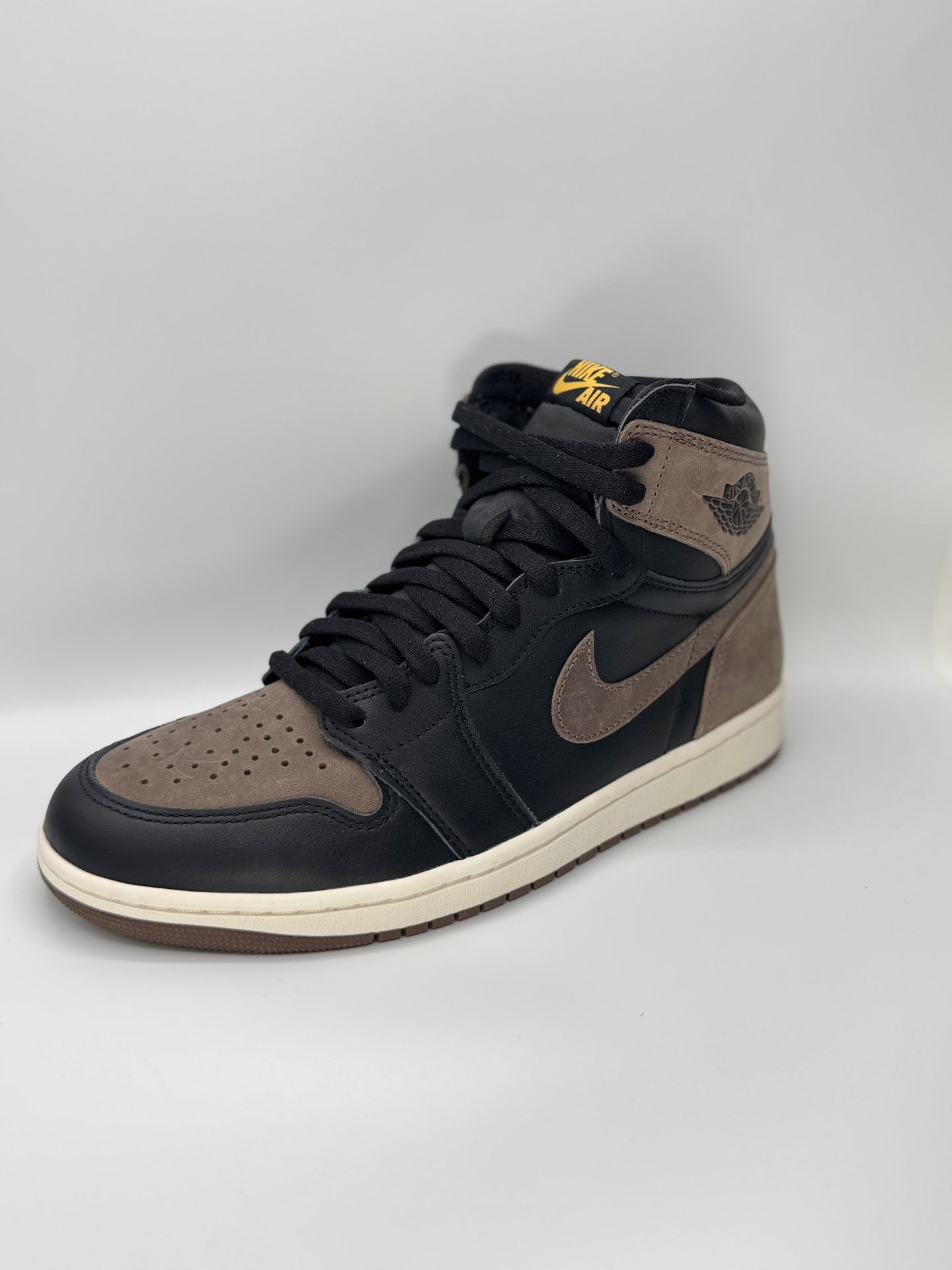 “Jordan 1 Retro high Og “Palomino