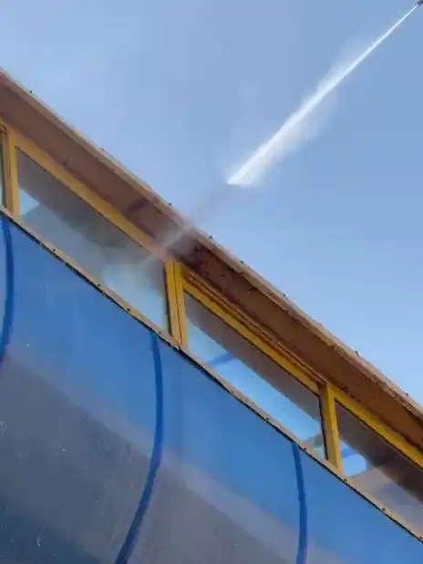 ניקוי חלונות עם רחפן וחזיתות – פתרון בטוח ויעיל | CleaX