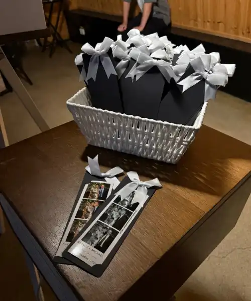 תמונות סטריפ עם מסגרת קראפט וגב מגנט