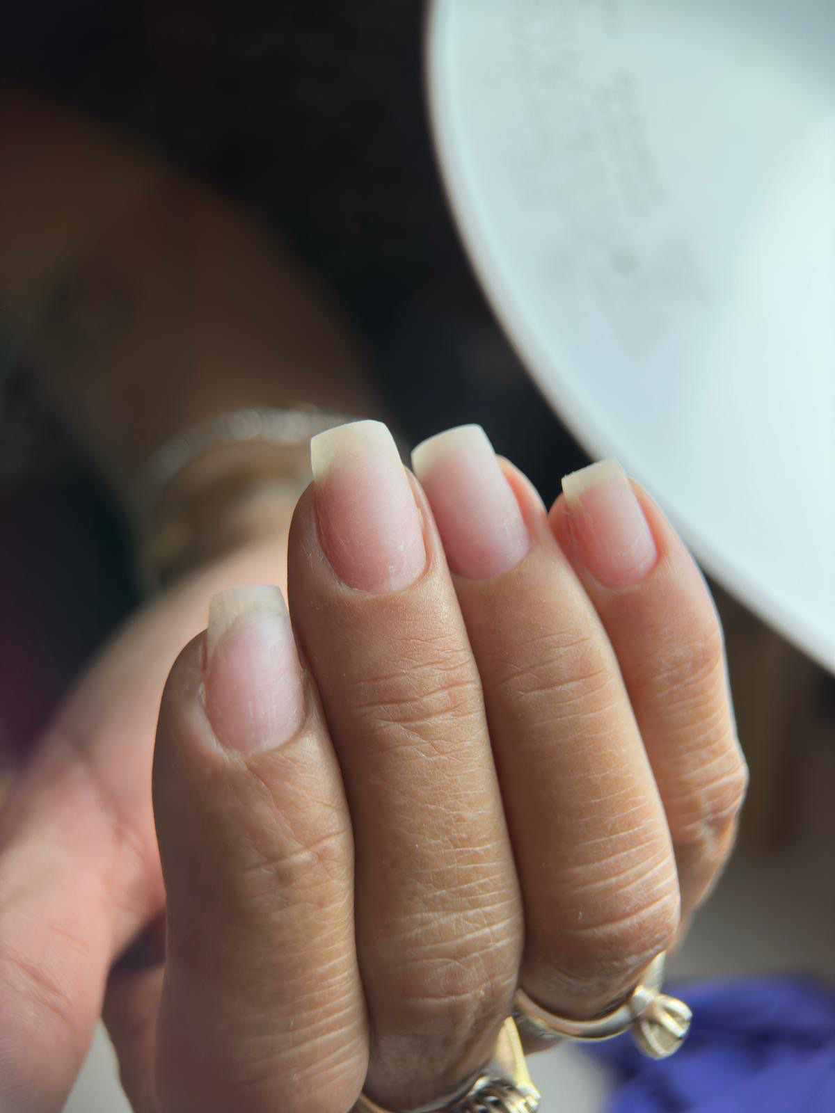 לק ג׳ל בישוב ספיר – מראה מבריק שנשאר | Sandra Clinic