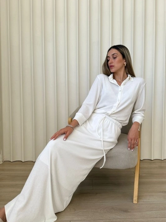 חליפת שנאל לבנה