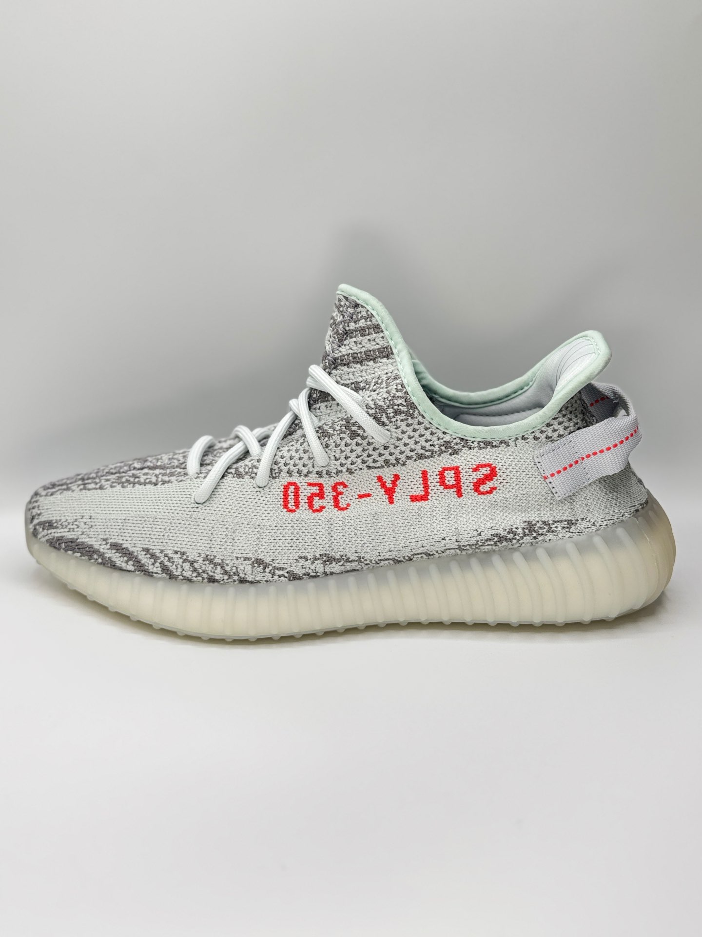 “Adidas Yeezy Boost350 V2 “Blue Tint
