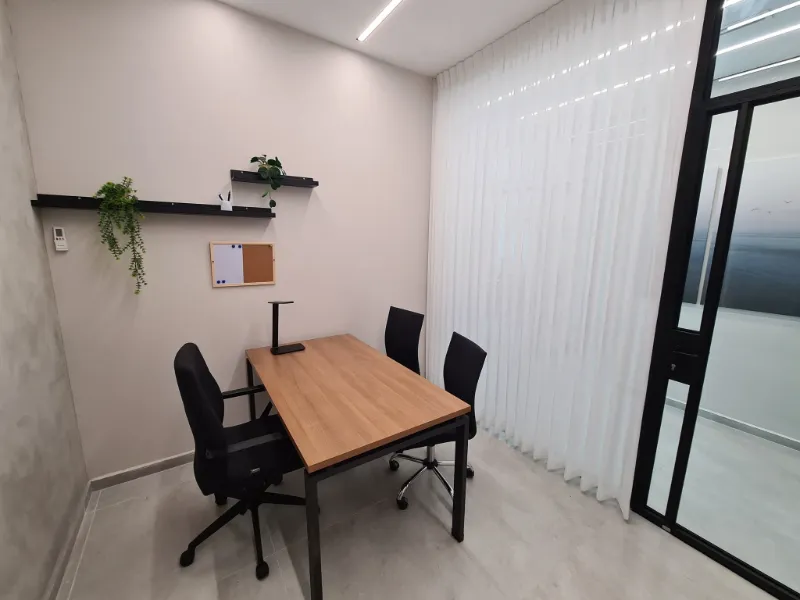 להשכרה חדר עבודה במשרד מסודר