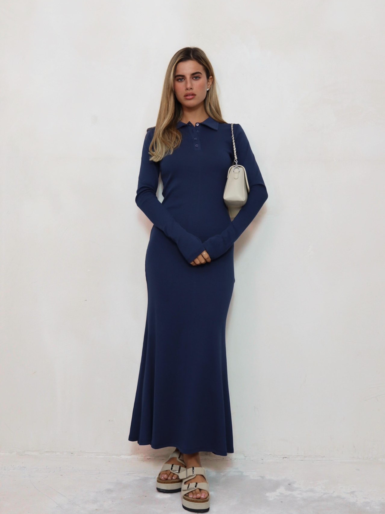 שמלת קים כחול