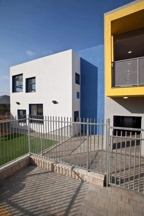 4 גני ילדים = 2 + 2 *נבנה*