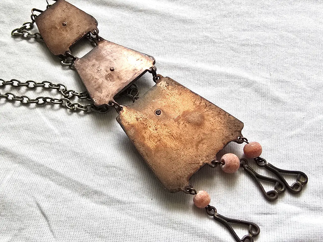 שרשרת תליון וינט'ג ממקסיקו האבן המגולפת כנראה אבן אגת גב התליון עשוי נחושת