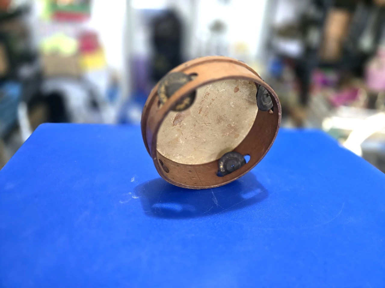 כלי הקשה אתני (תוף מרים)בעל מסגרת עץ ומצילות פליז קוטר 17 ס'מ