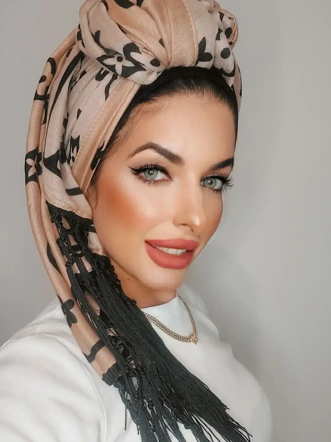 מטפחות מותגים  