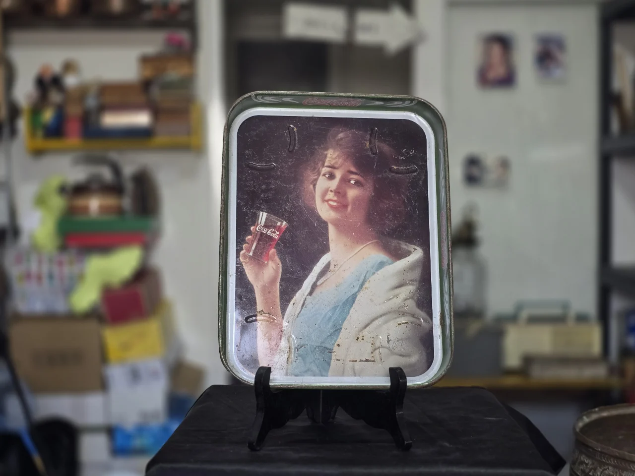מגש קוקה קולה, כתמי חלודה ושריטות, כנראה שנות ה -50-60. גודל 27.5x21