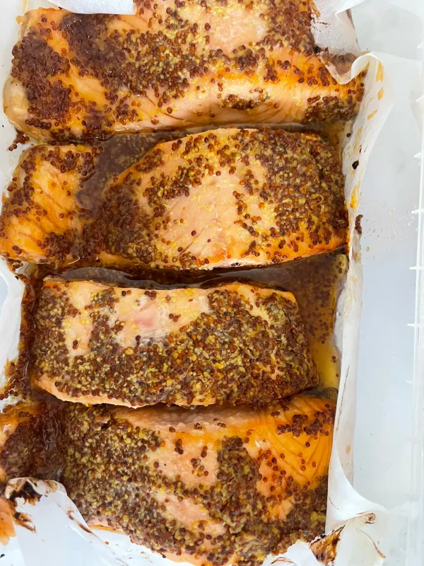 Honey mustard salmon (4 pieces)