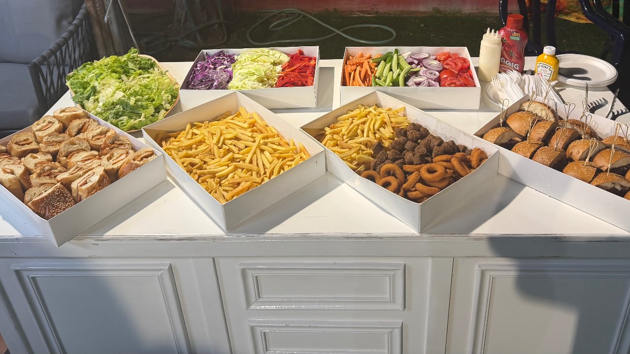 מגשי אירוח לכל אירוע חלבי/בשרי/פרווה