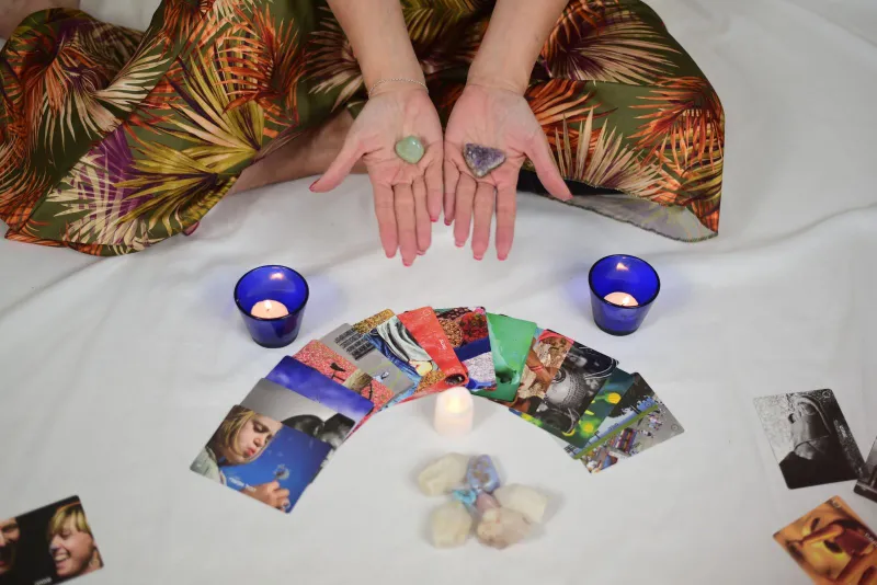 סדנה אישית באמצעות קלפים טיפוליים – חיבור פנימי, תובנות וריפוי רגשי