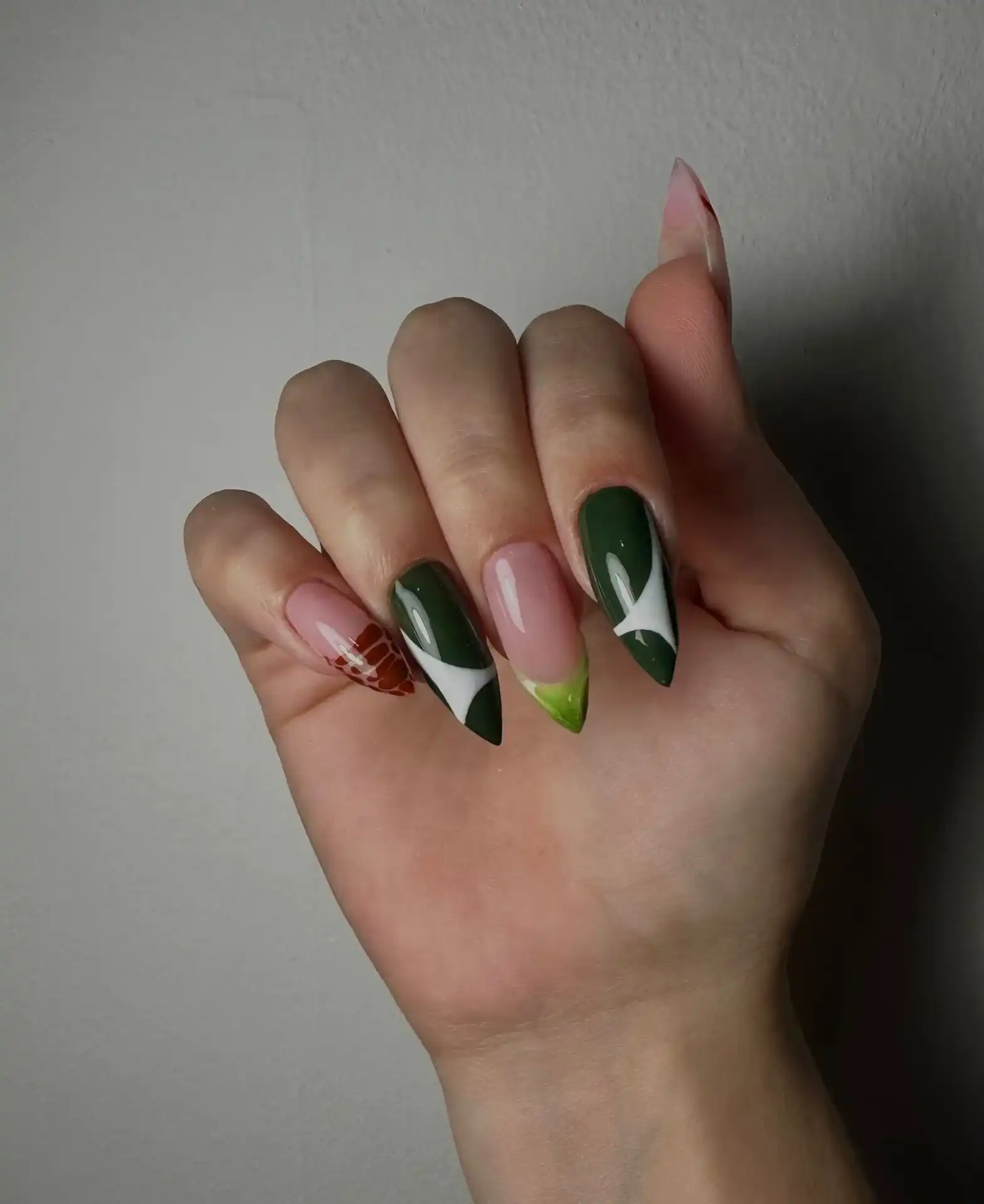 מילוי בג׳ל וקישוטים בג׳ל