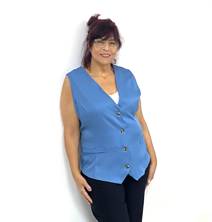 חולצה מחוייטת תכלת