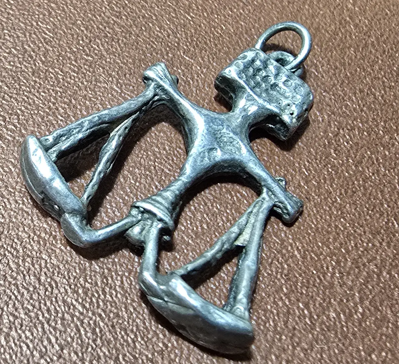 תליון כסף 925 מזל מאזניים מידות 3*2 ס'מ