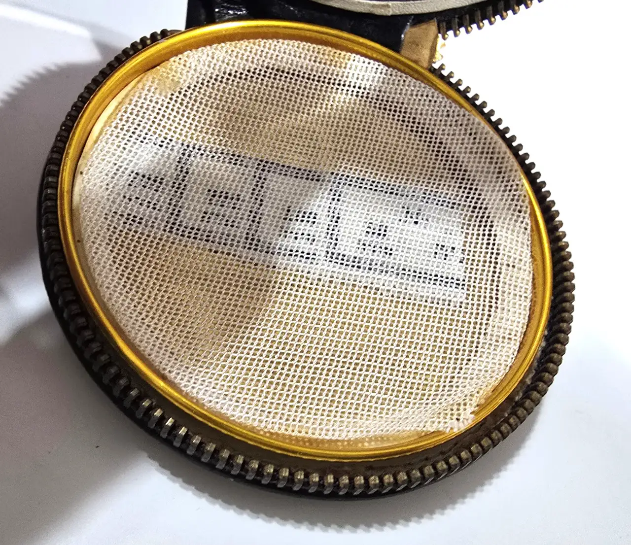 פודריה ישנה מאד עם בולי מס קניה