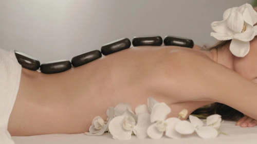 עיסוי אבנים חמות – 75 דקות