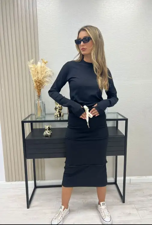 חליפת שאנל שחורה