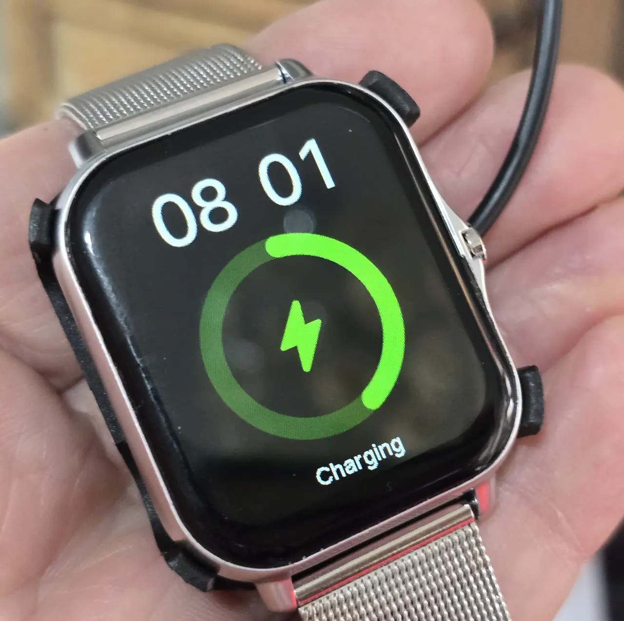 שעון חכם (Smartwatch) כולל מטוען עם הרבה פונקציות מצב עבודה