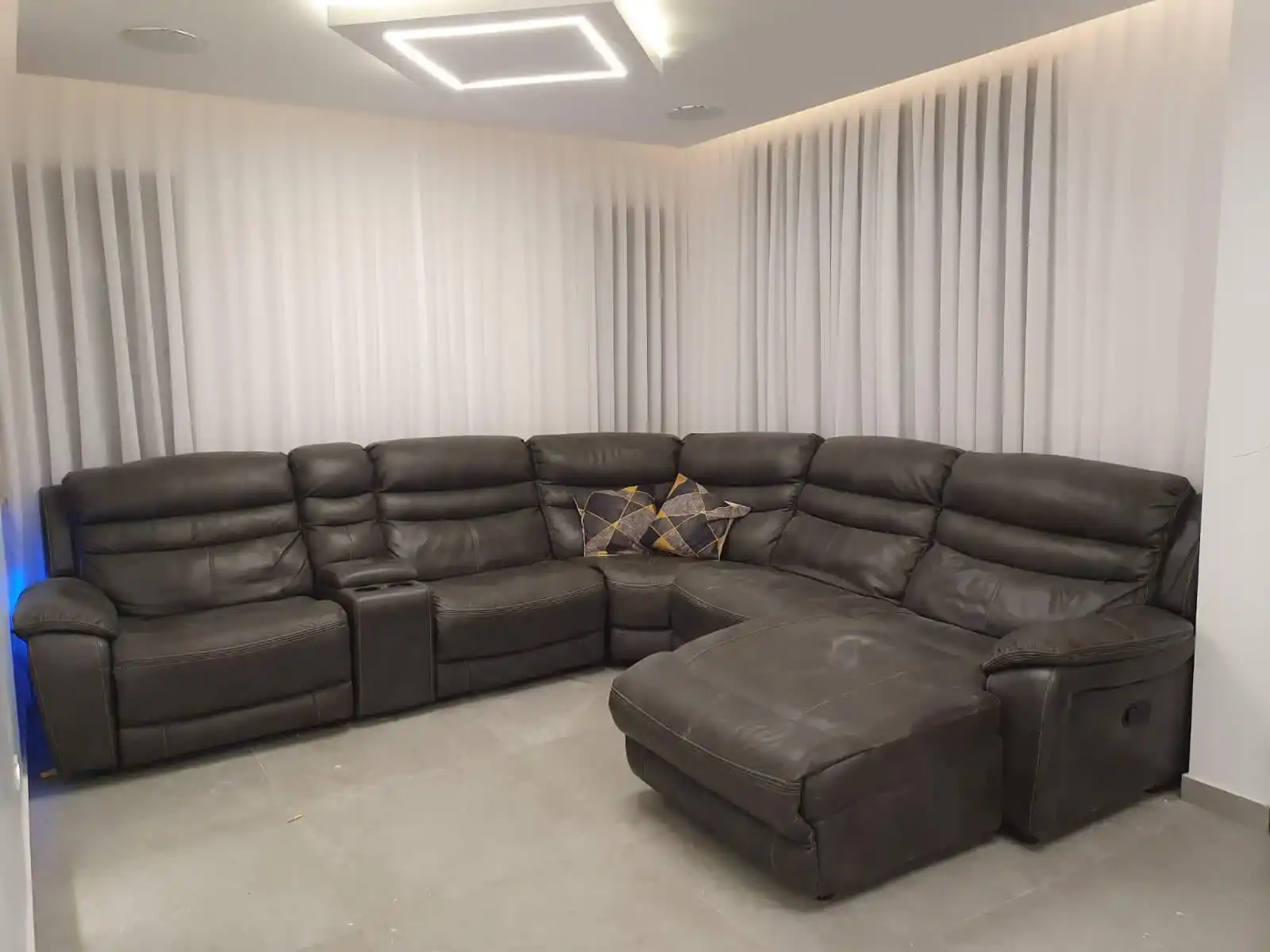 תפירת ווילונות לסלון