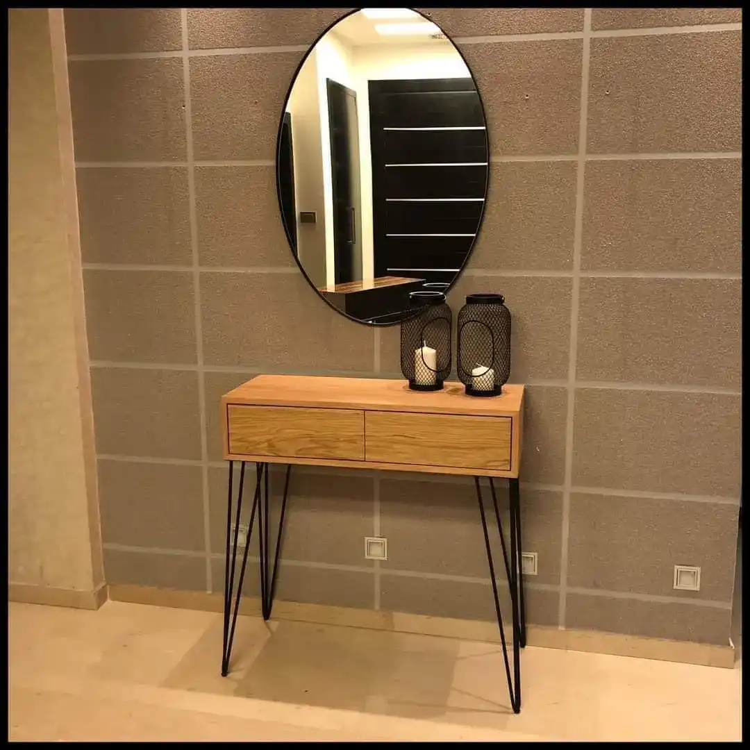 שידה עם רגליים שחורות