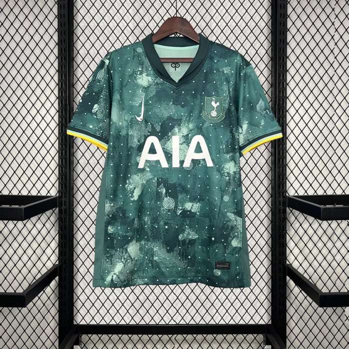 טוטנהאם שלישית 24-25