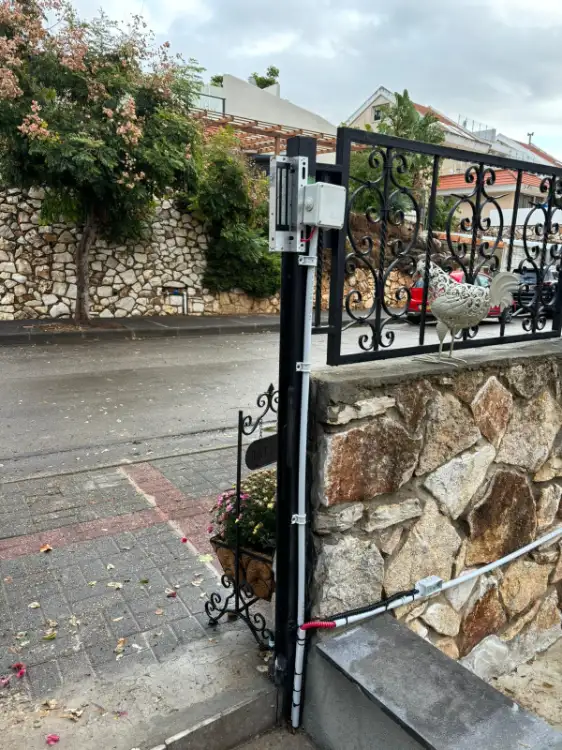 תיקון והתקנת קודן לדלת ומערכות אינטרקום מתקדמות