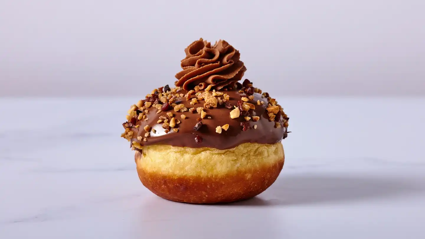 סופגניה שוקולד רושה ופרלינה אגוזי לוז