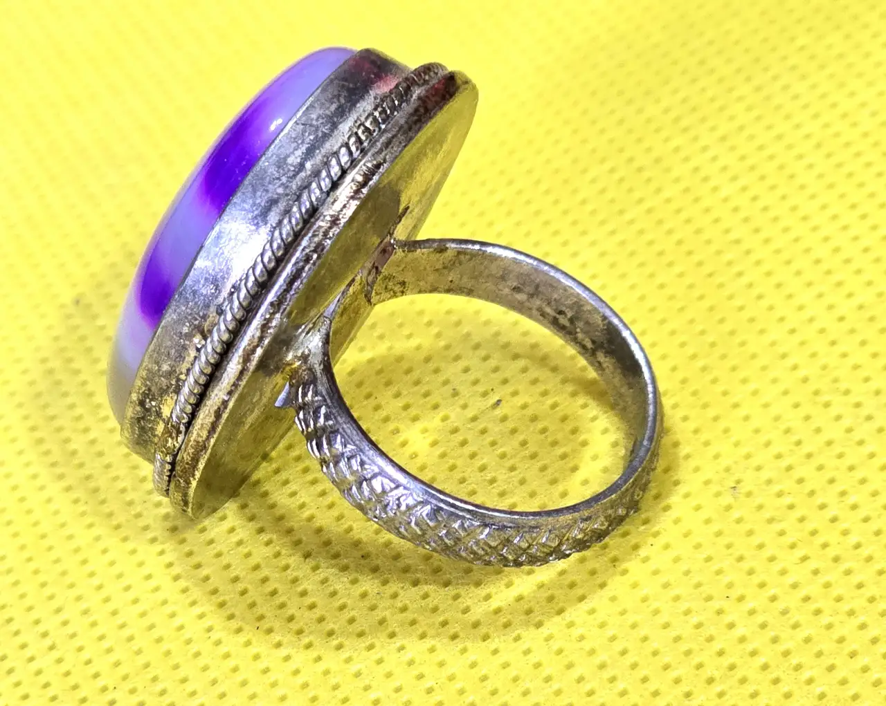 טבעת כסף גדולה ומרשימה מידה 8 מעוטרת אבן =האגת חתומה לכסף 925