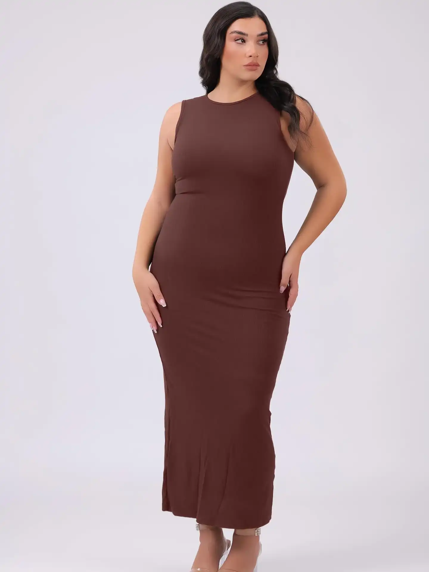 איך בוחרים בגד שיגרום לך להרגיש בטוחה ונינוחה