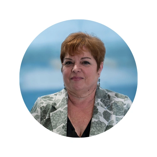 אילה שטייר – מנהלת תיקי לקוחות